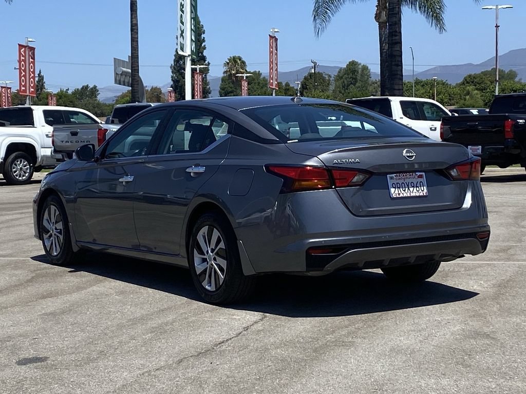 Used 2025 Nissan Altima 2.5 S FWD image 40