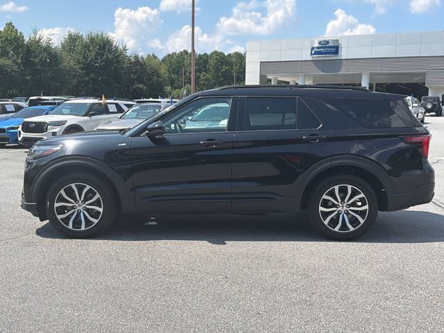 Used 2025 Ford Explorer ST-Line AWD/4WD image 4