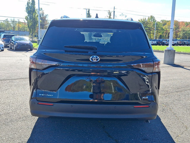 Certified 2025 Toyota Sienna XLE w/ XLE Plus Package AWD/4WD image 23