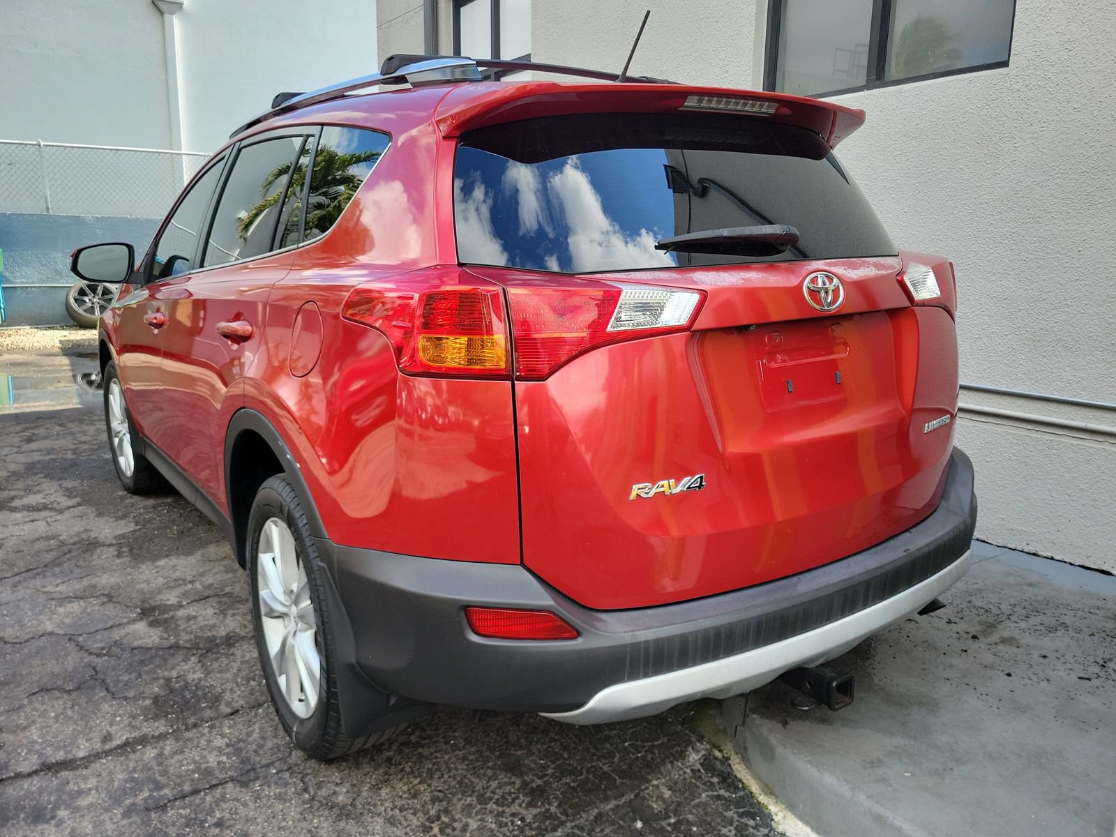 Used 2015 Toyota RAV4 Limited w/ Outdoor Package FWD image 4