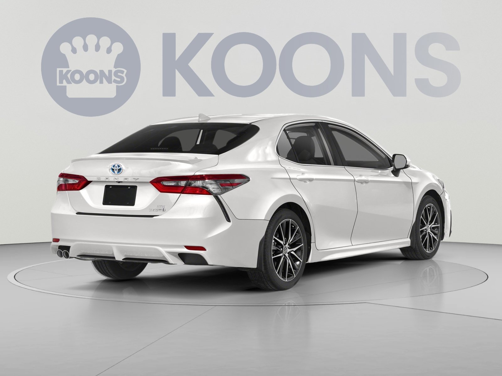 Used 2024 Toyota Camry SE w/ Cold Weather Package FWD image 2