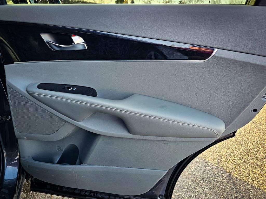 Used 2016 Kia Sorento EX image 38