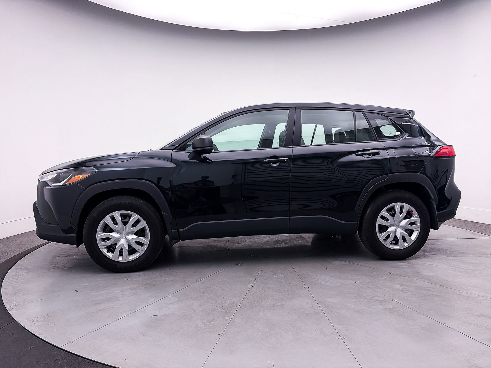 Used 2025 Toyota Corolla Cross L FWD image 34