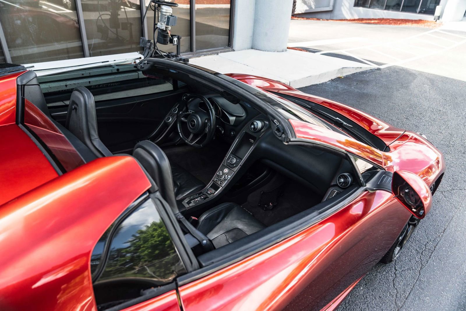 Used 2014 McLaren MP4-12C Spider RWD image 30