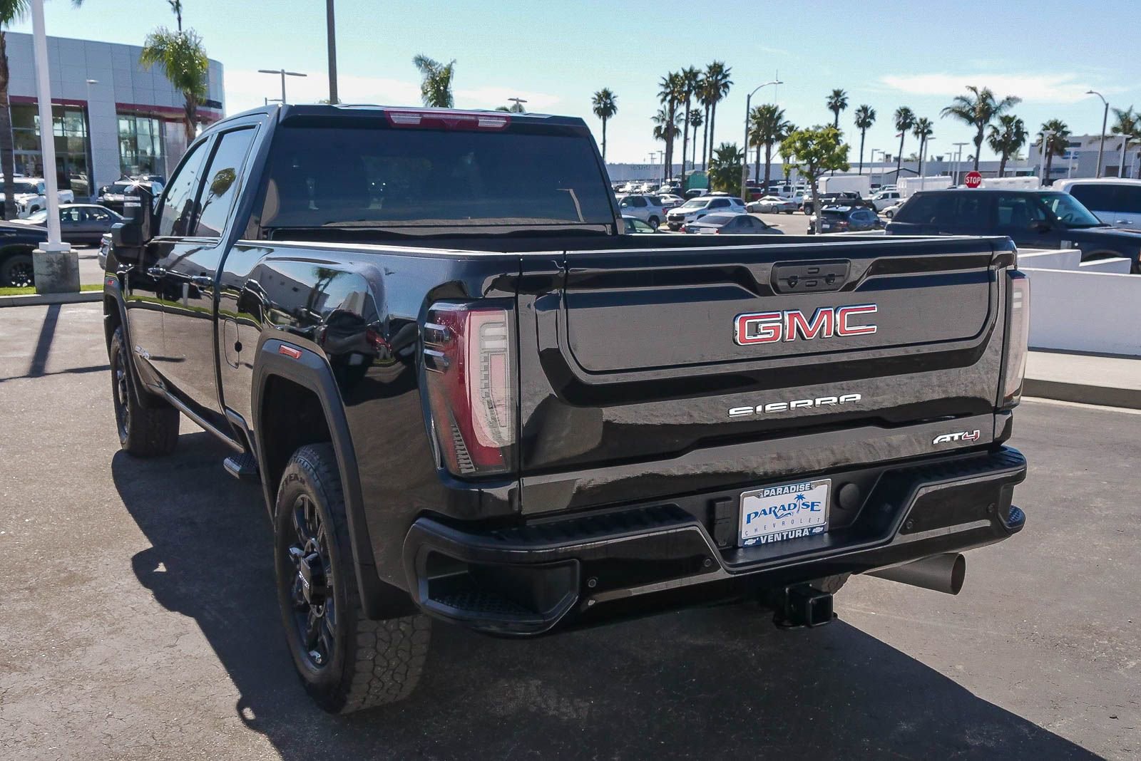 Used 2025 GMC Sierra 2500 AT4 image 7