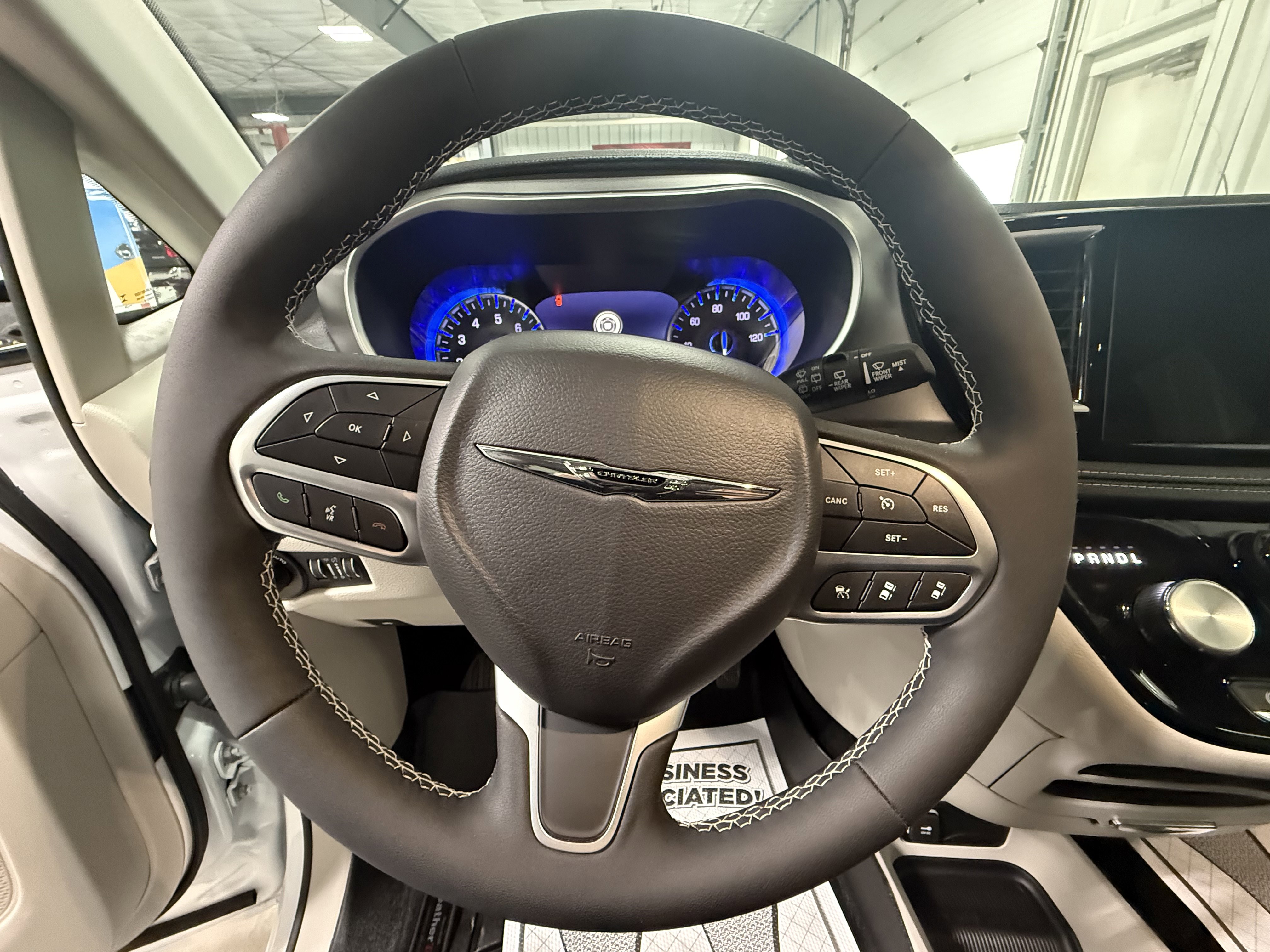 Used 2024 Chrysler Pacifica Touring-L image 24