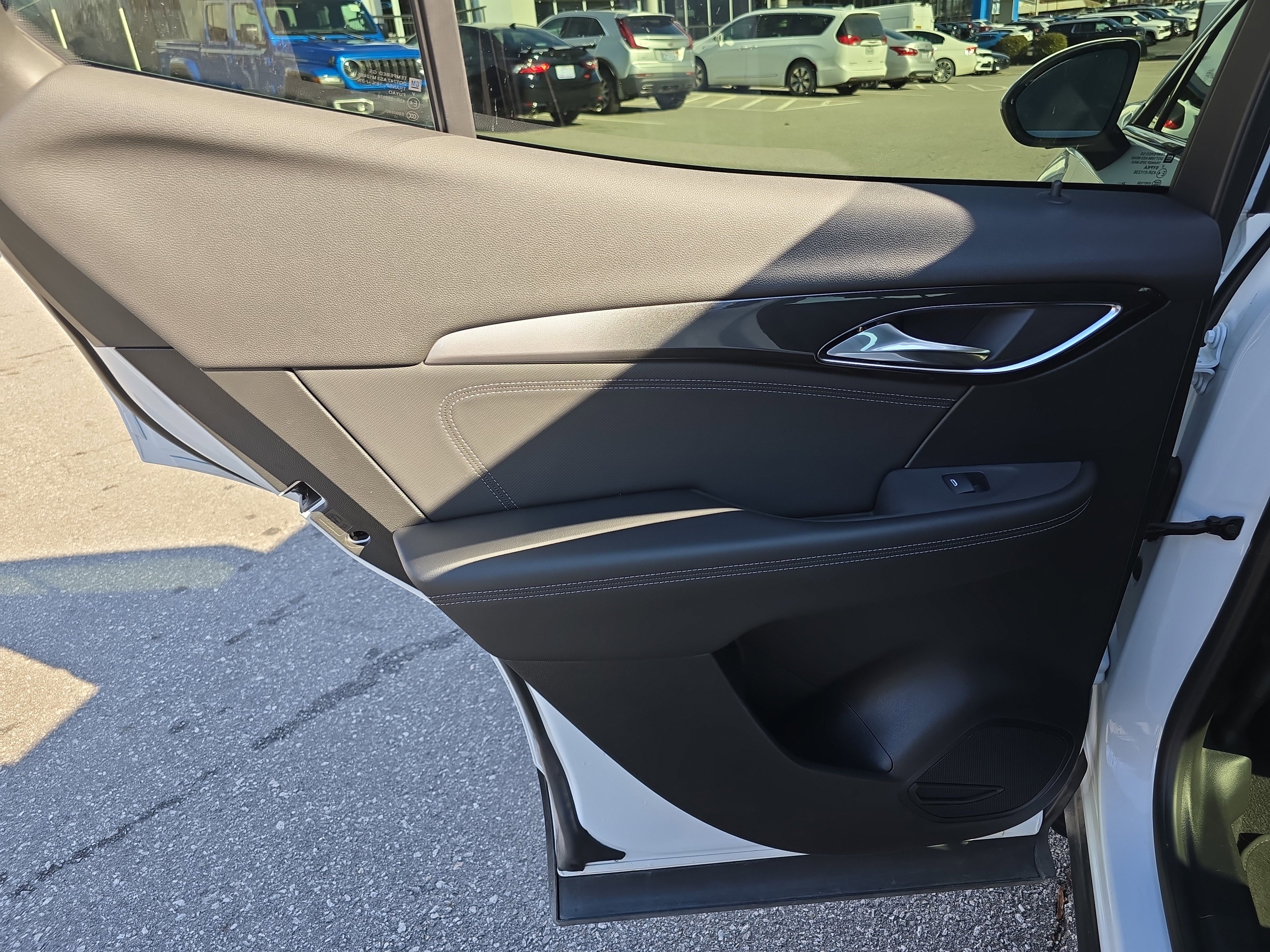 Used 2025 Buick Envision Preferred image 14