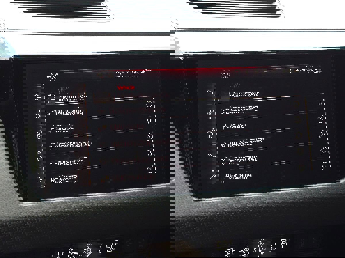 Used 2024 Audi e-tron GT Premium Plus w/ Performance Package image 46