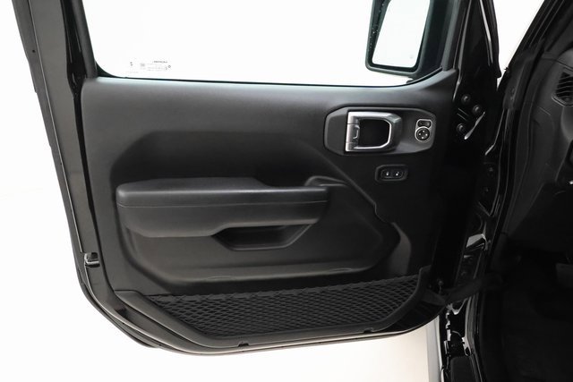 Used 2024 Jeep Wrangler Unlimited image 7