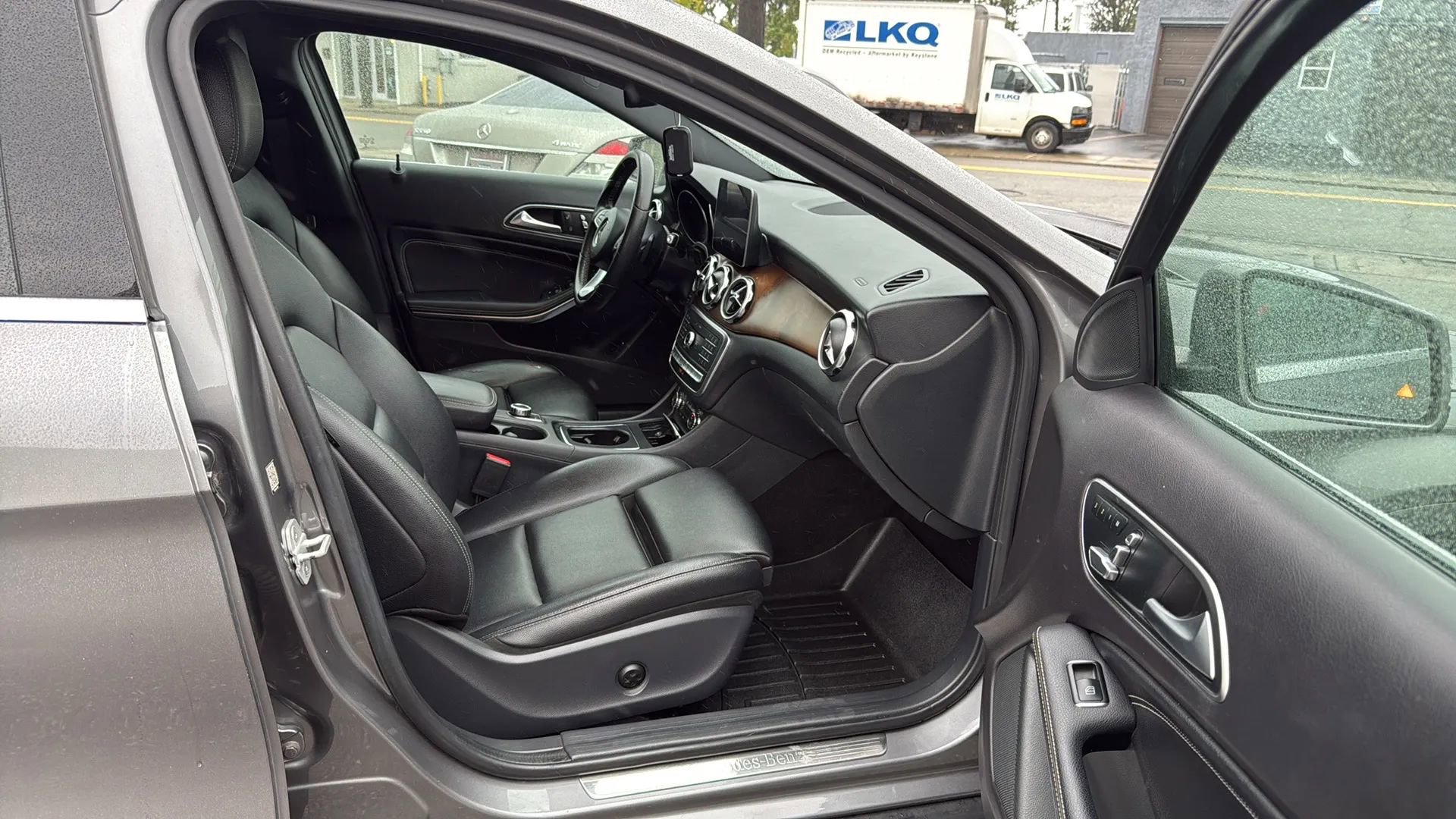 Used 2018 Mercedes-Benz GLA 250 4MATIC image 26