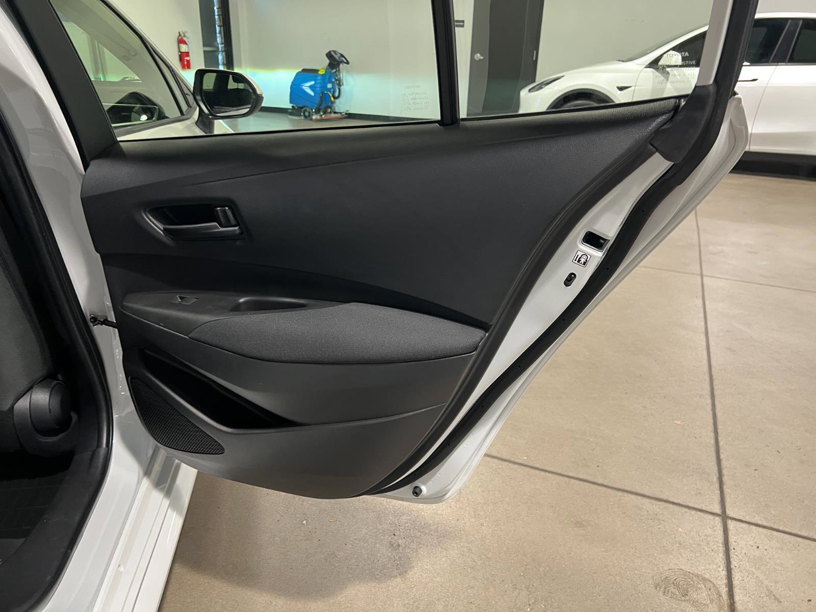 Used 2023 Toyota Corolla LE image 32
