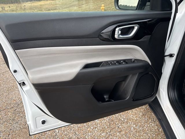 Used 2024 Jeep Compass Limited image 15