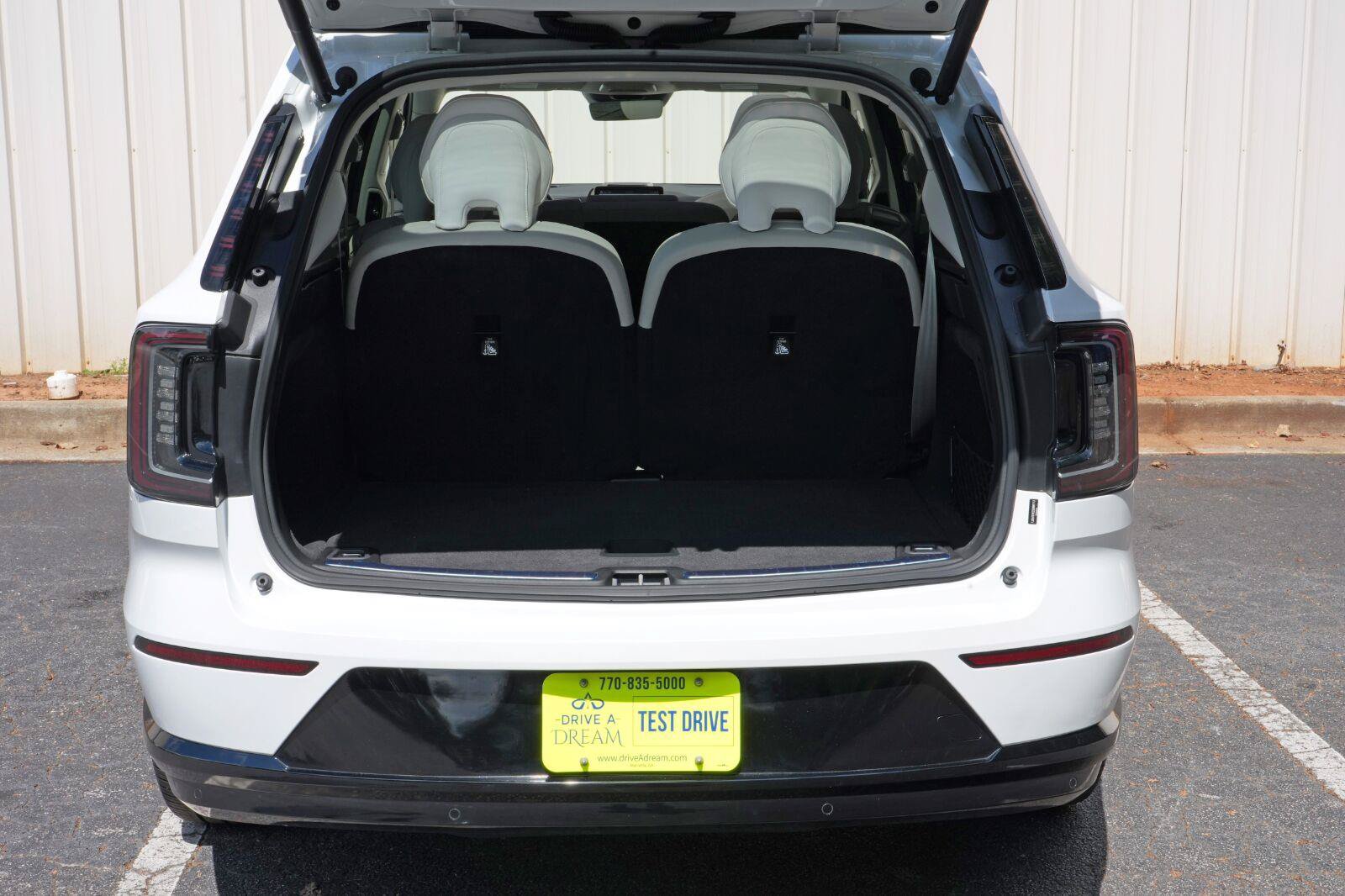 Used 2025 Volvo EX90 Plus AWD/4WD image 9