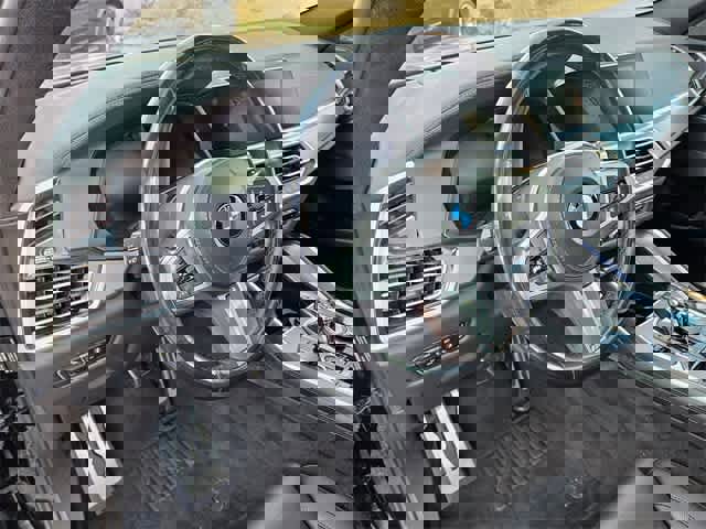 Used 2023 BMW X6 xDrive40i w/ Executive Package image 9