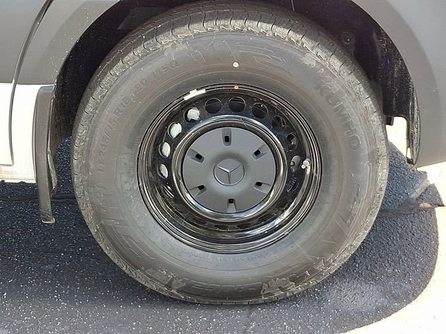 Used 2025 Mercedes-Benz Sprinter 2500 image 10