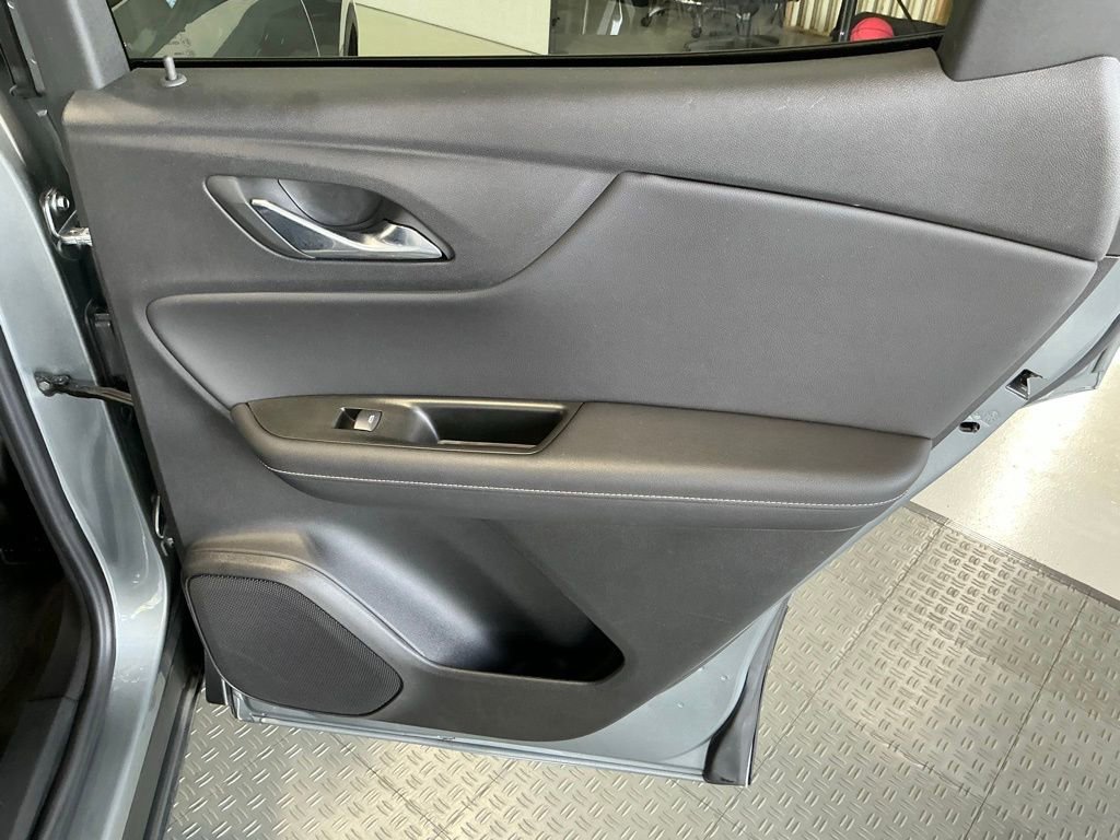 Used 2025 Chevrolet Blazer LT FWD image 41