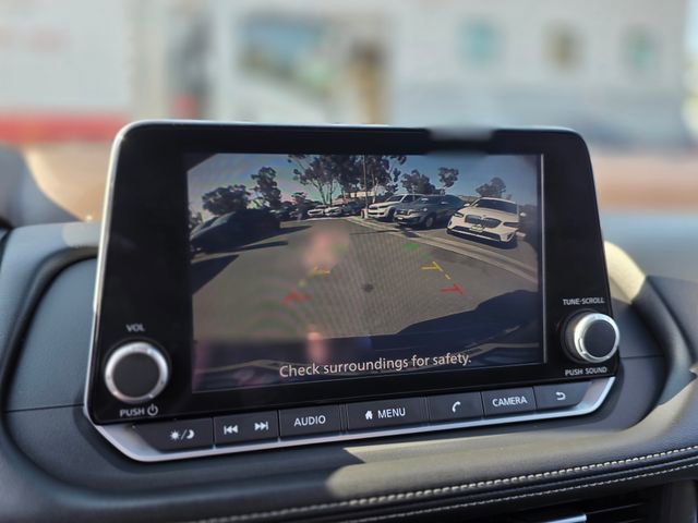 Used 2023 Nissan Rogue SV image 28