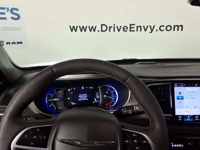 Used 2024 Chrysler Pacifica Pinnacle FWD image 28