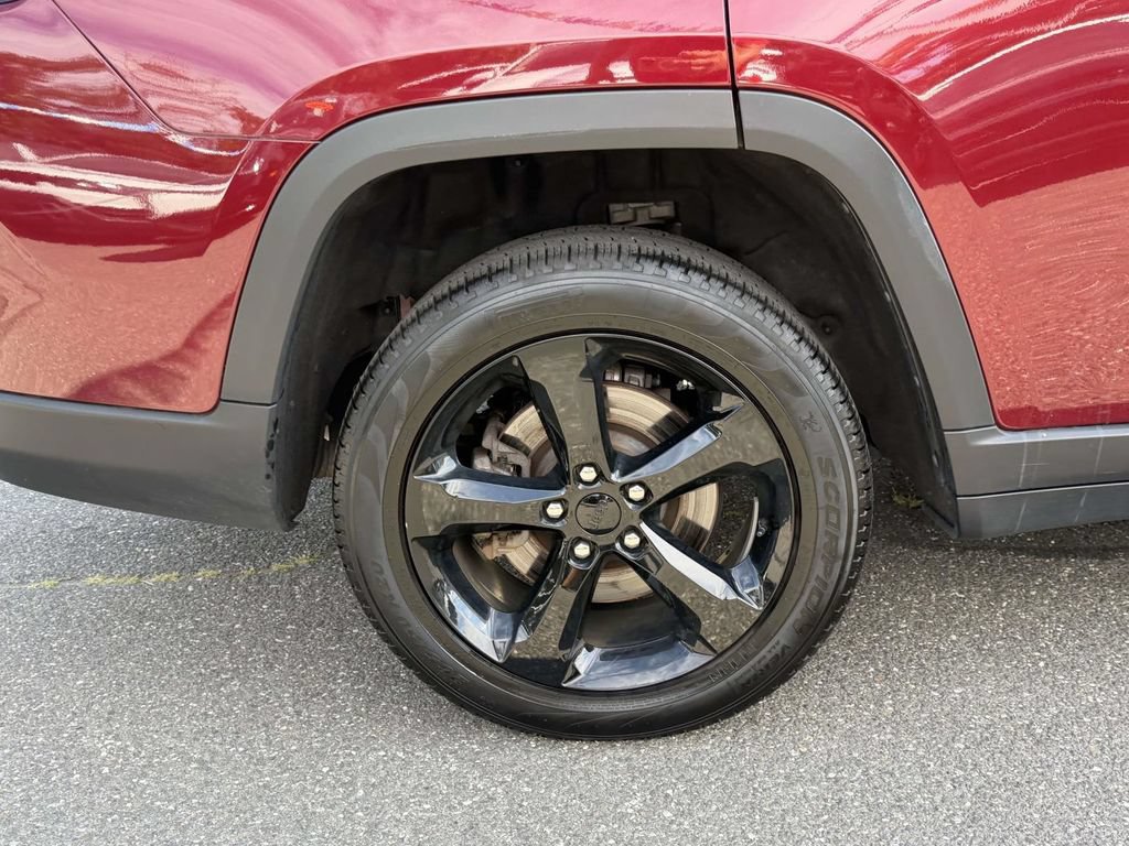Certified 2025 Jeep Grand Cherokee L Limited w/ Black Appearance Package AWD/4WD image 17