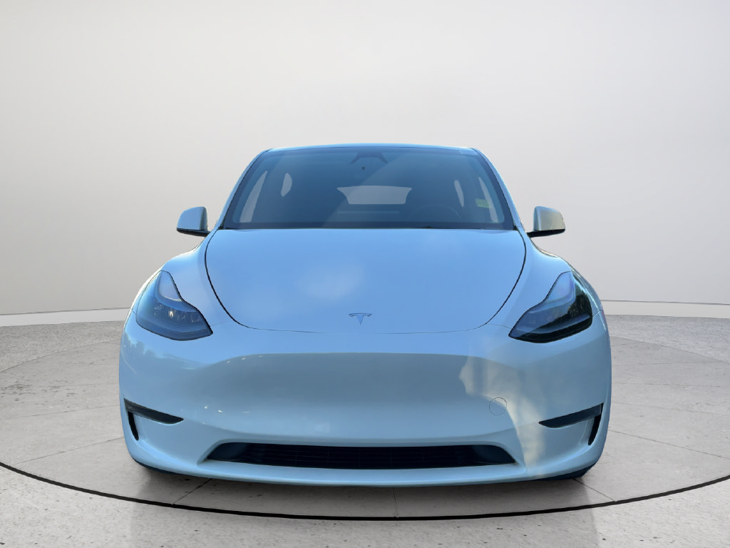 Used 2024 Tesla Model Y 2WD image 3