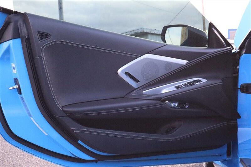 Used 2022 Chevrolet Corvette Stingray Premium Conv w/ Z51 Performance Package RWD image 11