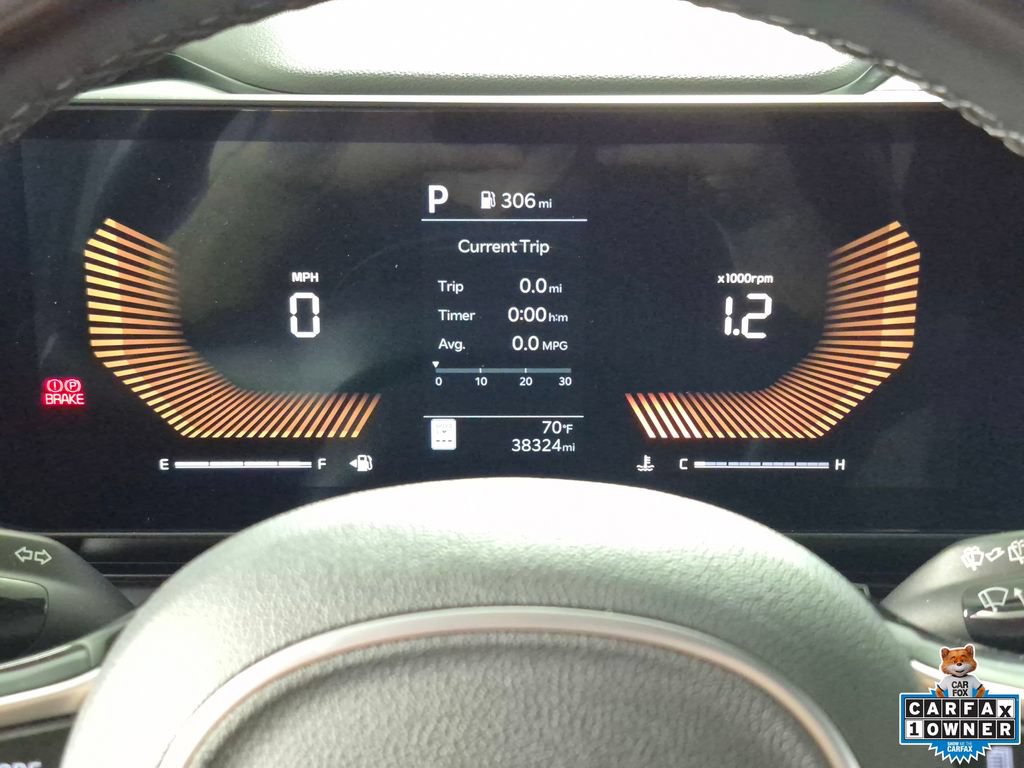 Used 2025 Kia Carnival FWD image 12