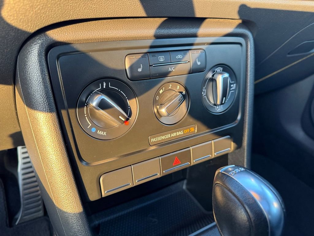 Used 2013 Volkswagen Beetle R-Line image 23