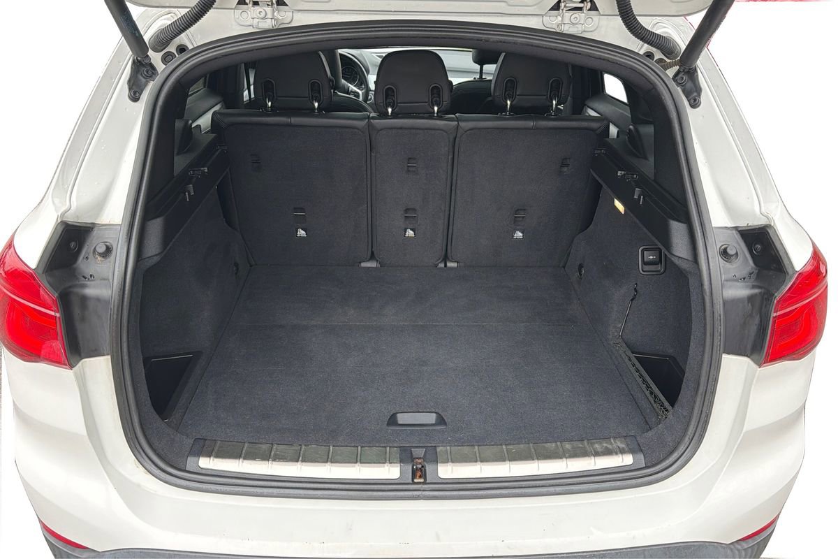 Used 2018 BMW X1 xDrive28i image 12