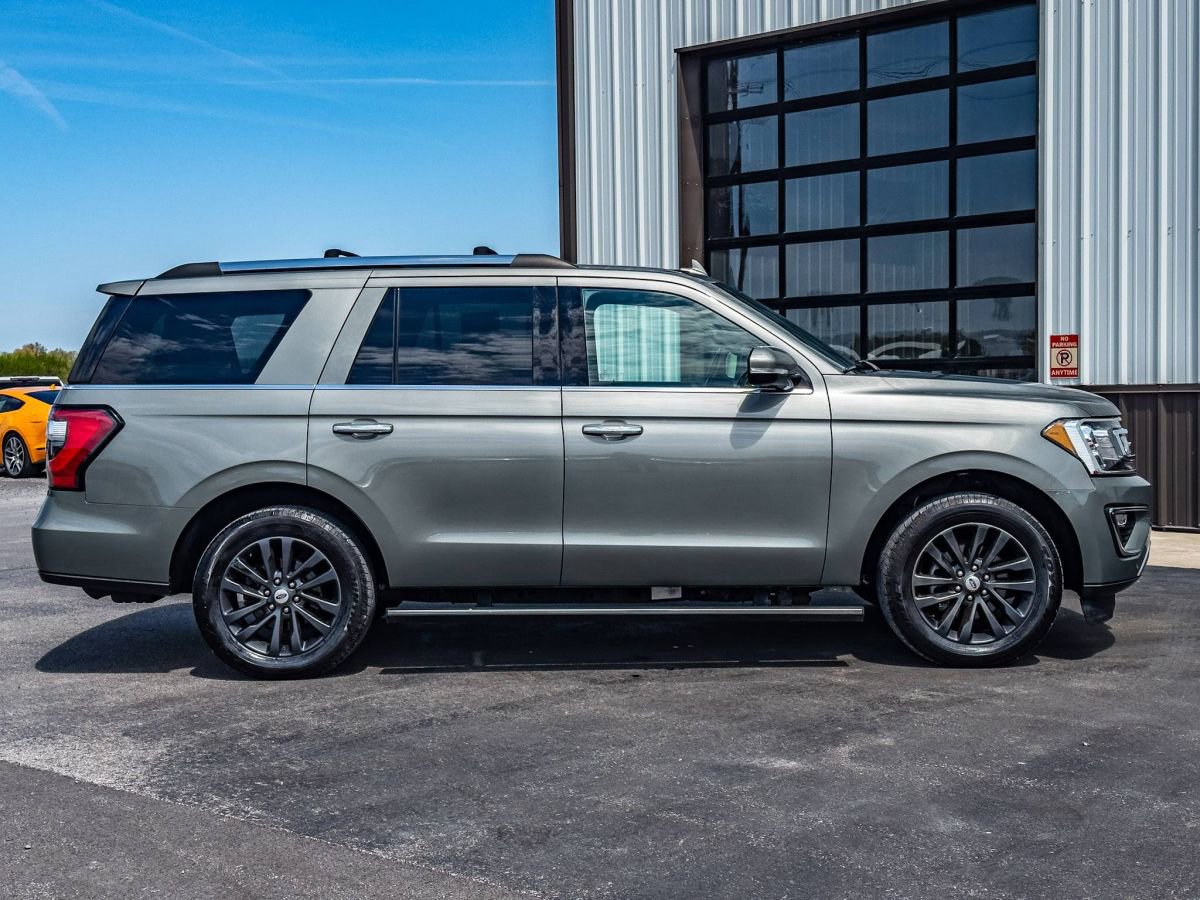 Used 2019 Ford Expedition Limited w/ Equipment Group 301A AWD/4WD image 4