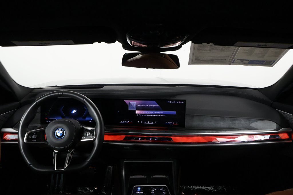 Certified 2024 BMW i7 xDrive60 w/ Executive Package AWD/4WD image 8