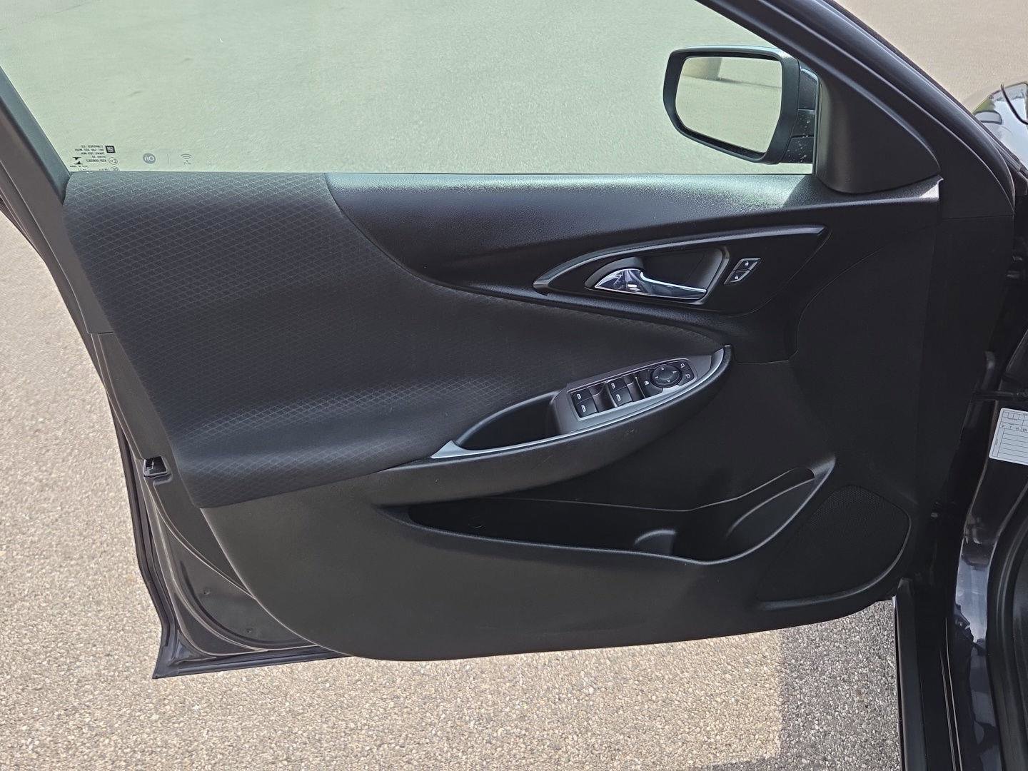 Used 2023 Chevrolet Malibu LT FWD image 15