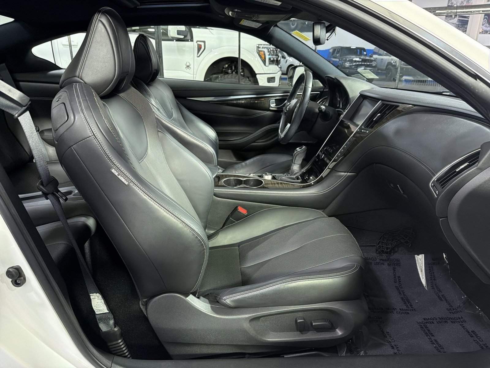 Used 2017 INFINITI Q60 3.0t w/ Premium Plus Package 3.0T AWD/4WD image 26