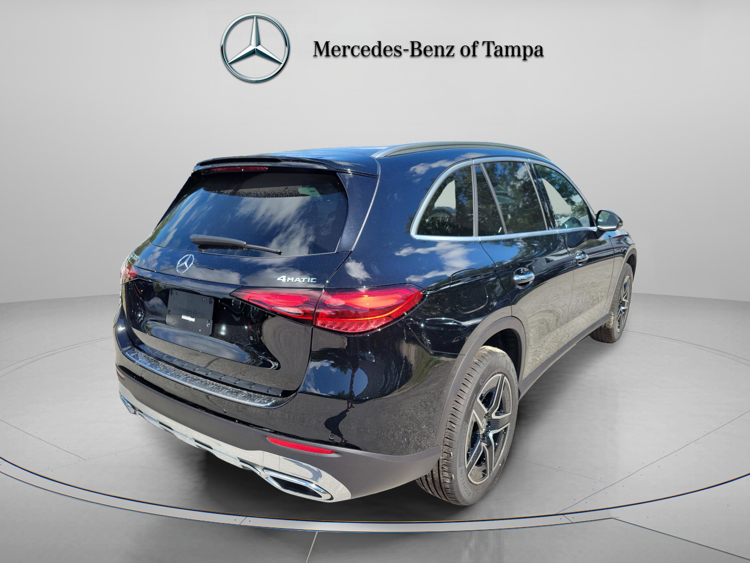 Used 2026 Mercedes-Benz GLC 300 4MATIC image 4