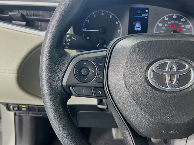 Used 2025 Toyota Corolla Cross L image 16