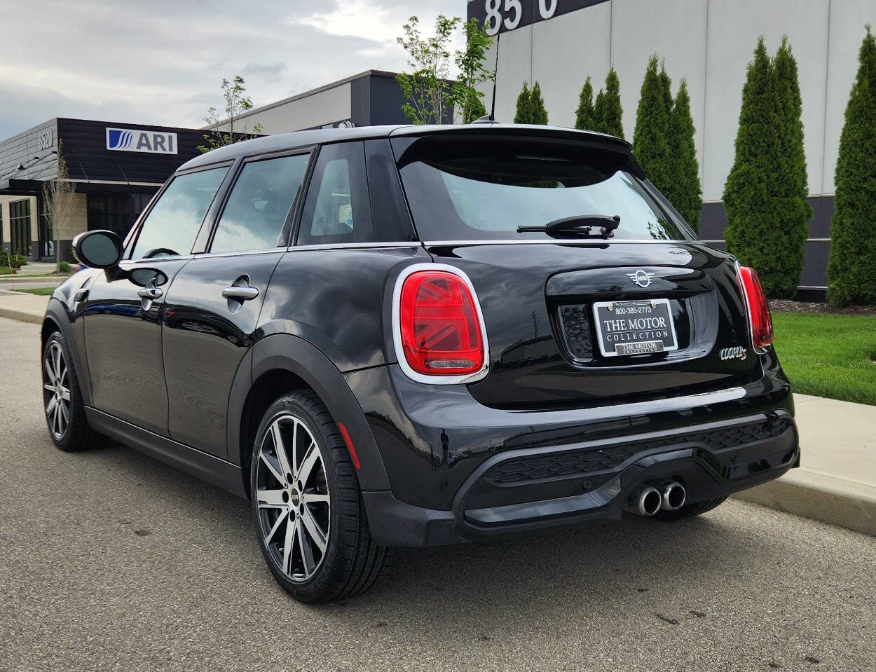 Used 2022 MINI Cooper S w/ Premium Package image 3