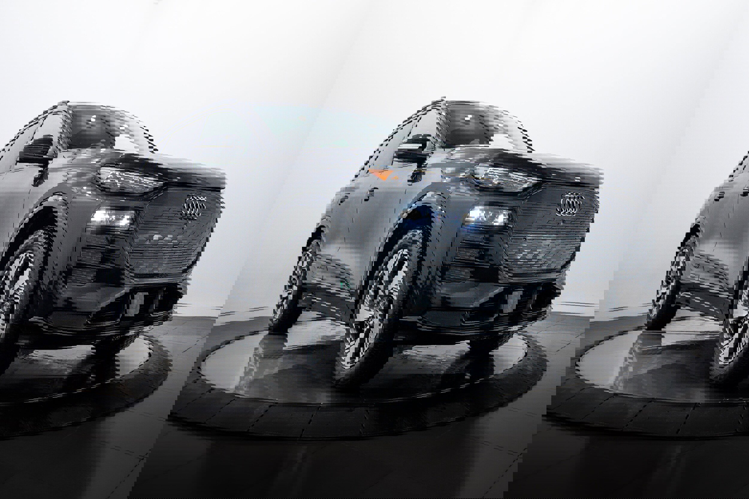 New 2025 Audi Q6 e-tron Premium Plus