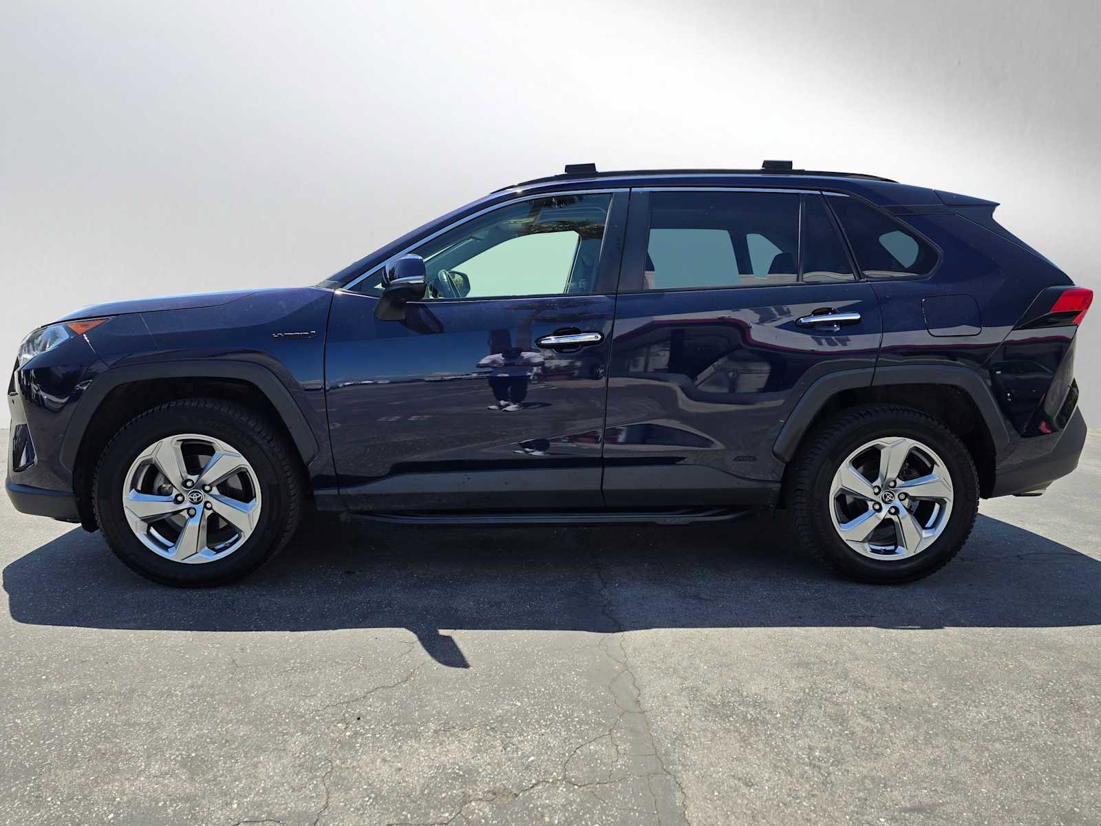 Used 2019 Toyota RAV4 Limited AWD/4WD image 6