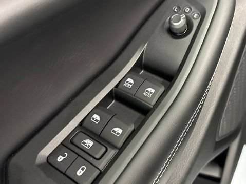 New 2026 Jeep Grand Cherokee Limited w/ Luxury Tech Group II AWD/4WD image 17