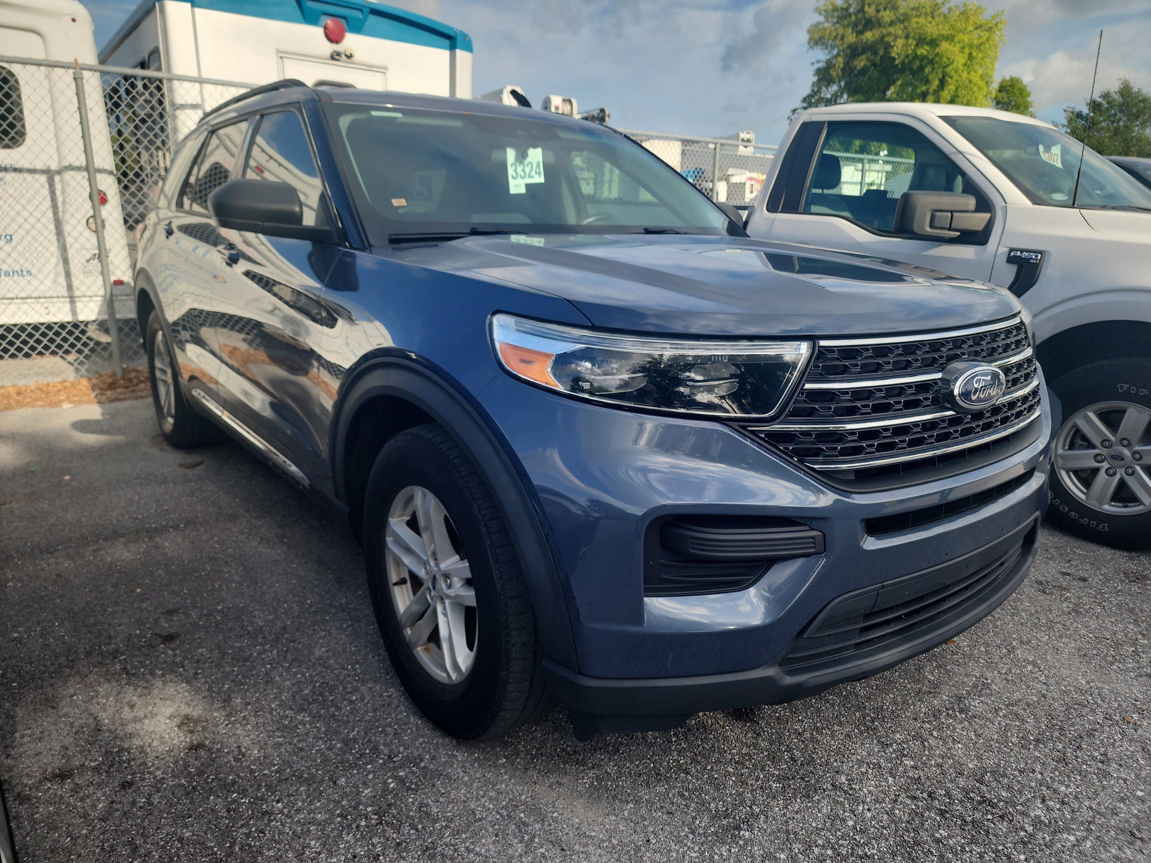 Used 2021 Ford Explorer XLT RWD image 3