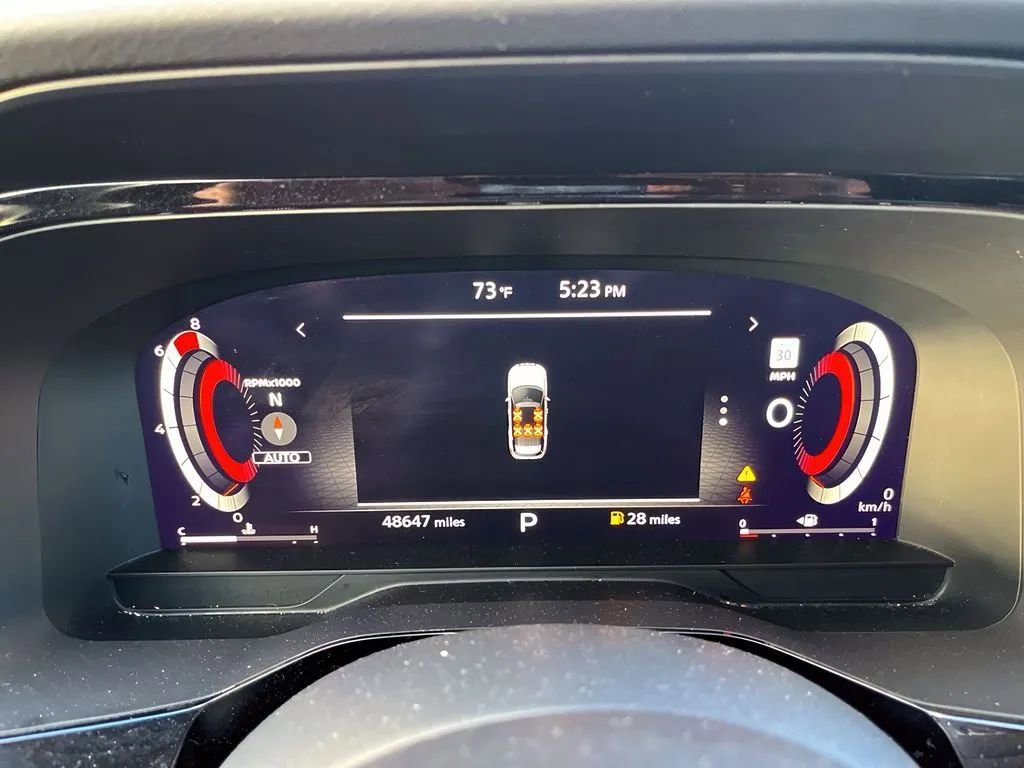 Used 2022 Nissan Pathfinder Platinum w/ Cargo Package image 15