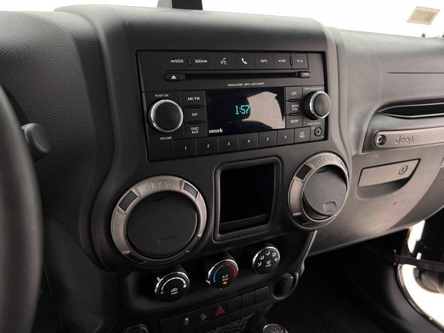 Used 2015 Jeep Wrangler Unlimited Sport w/ Connectivity Group AWD/4WD image 22