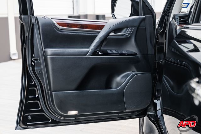 Used 2021 Lexus LX 570 4WD w/ Luxury Package image 58