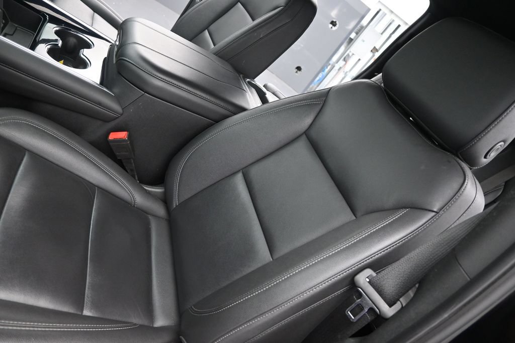 Used 2025 Chevrolet Suburban LT AWD/4WD image 9