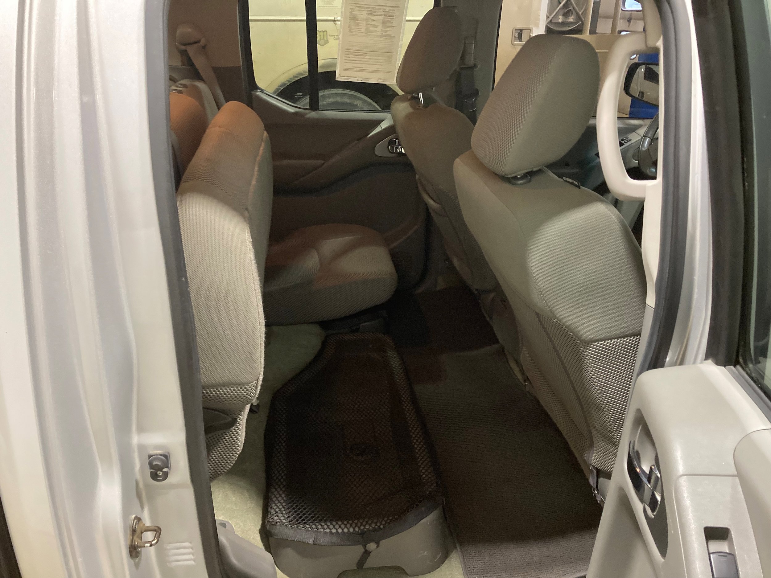 Used 2015 Nissan Frontier SV image 8