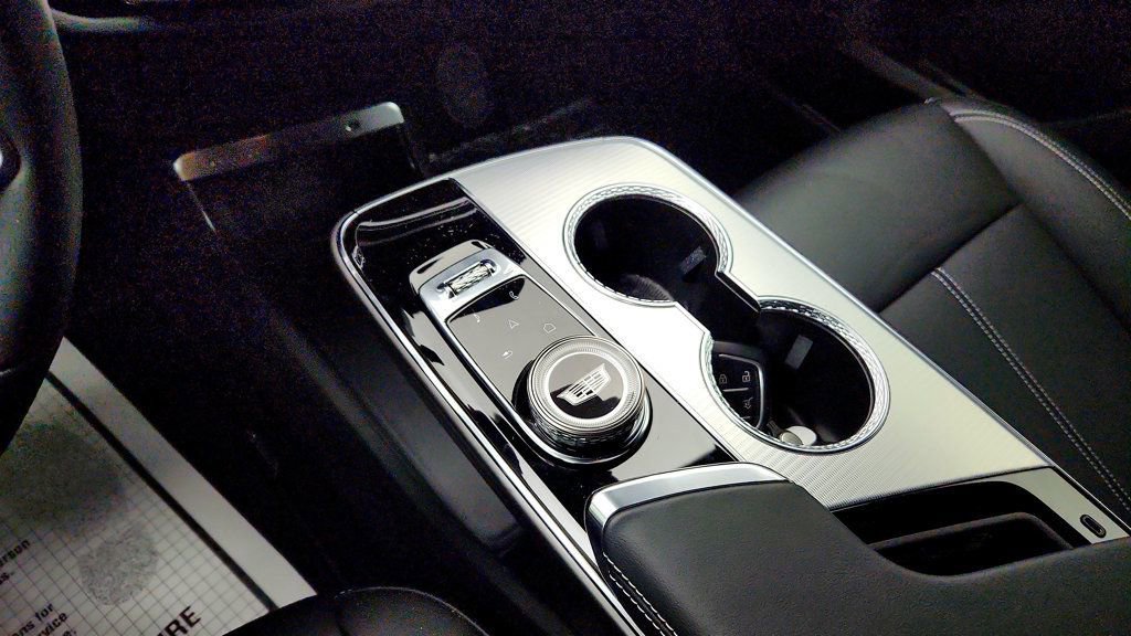 Used 2024 Cadillac Lyriq Tech RWD image 16