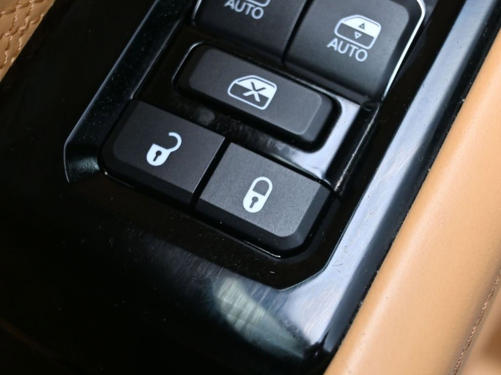 Used 2024 Jeep Grand Cherokee L Summit image 15