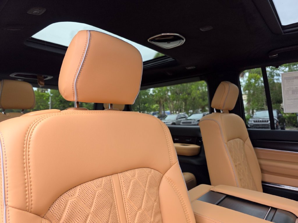 New 2027 Jeep Grand Wagoneer Summit AWD/4WD image 19