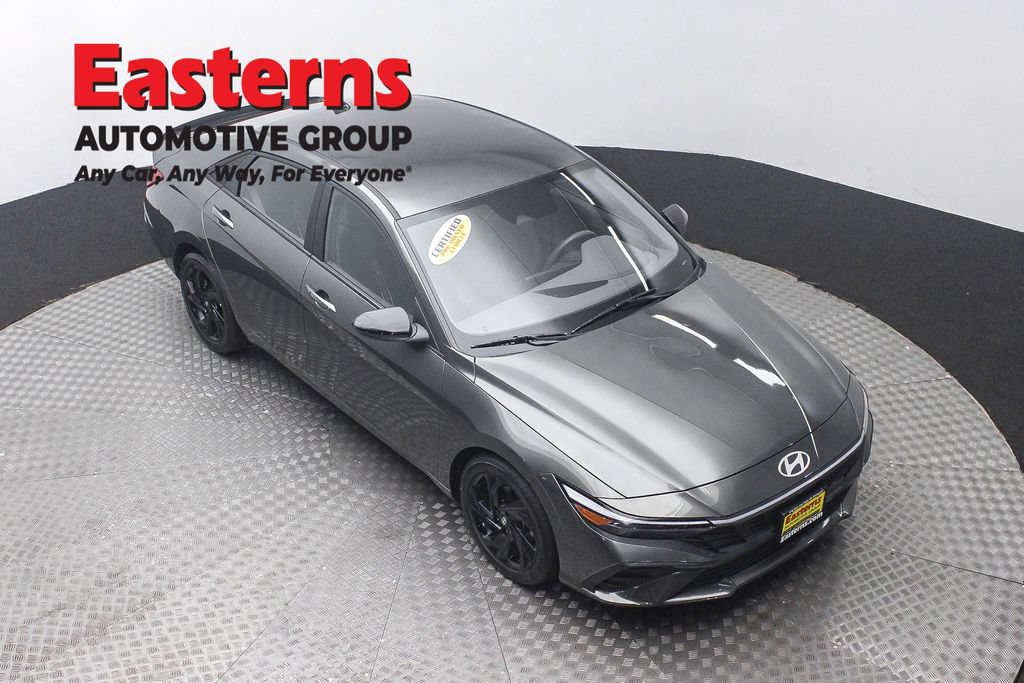 Used 2026 Hyundai Elantra Sport FWD image 4