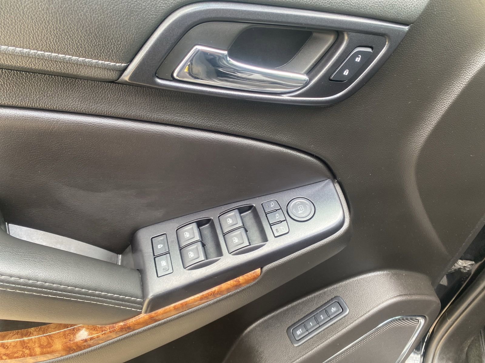 Used 2018 Chevrolet Tahoe Premier RWD image 15