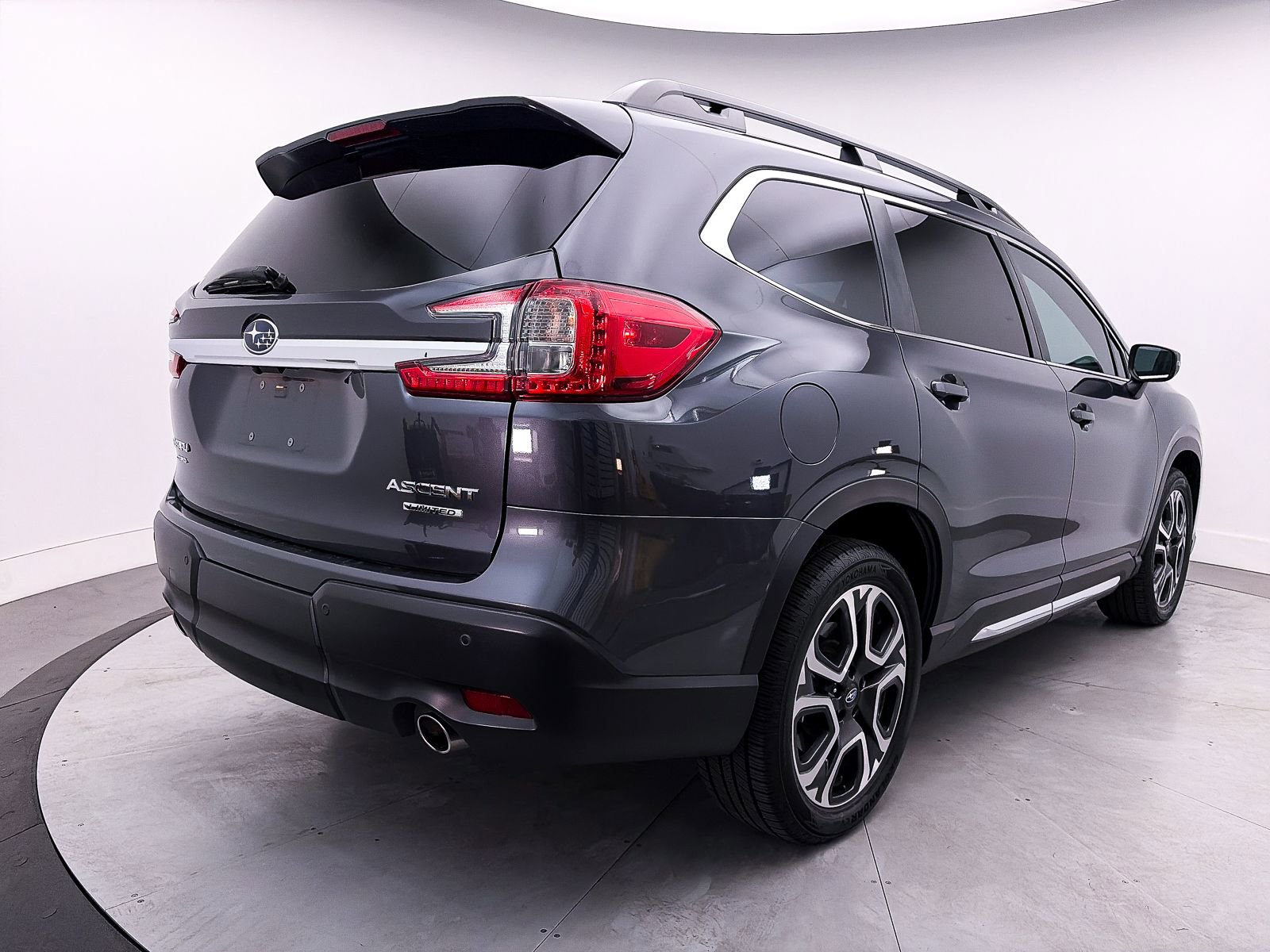 Used 2023 Subaru Ascent Limited image 14